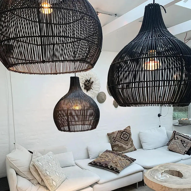 Schwarze Rattansuspension für stilvolle Beleuchtung - Rattan Deko