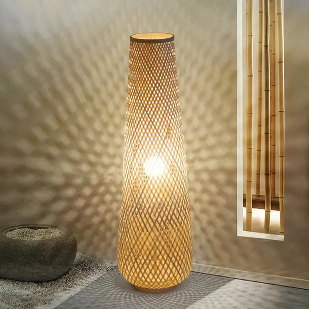 Rattan Stehlampe handgefertigt im Boho-Stil - Rattan Deko
