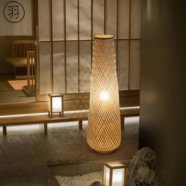 Rattan Stehlampe handgefertigt im Boho-Stil - Rattan Deko
