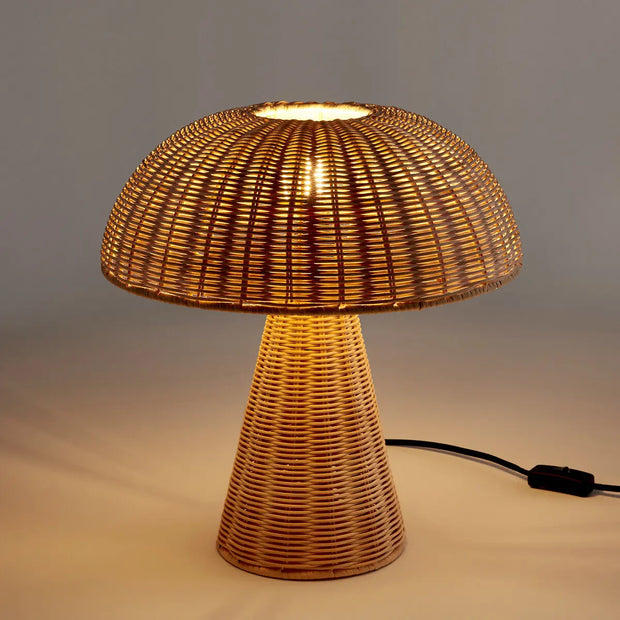 Champignon Lampe aus Rattan für stilvolle Beleuchtung Rattan Deko