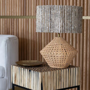 Rotin Tischlampe im Japandi Stil für gemütliche Akzente - Rattan Deko