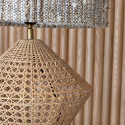 Rotin Tischlampe im Japandi Stil für gemütliche Akzente - Rattan Deko