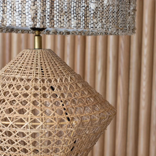 Rotin Tischlampe im Japandi Stil für gemütliche Akzente Rattan Deko
