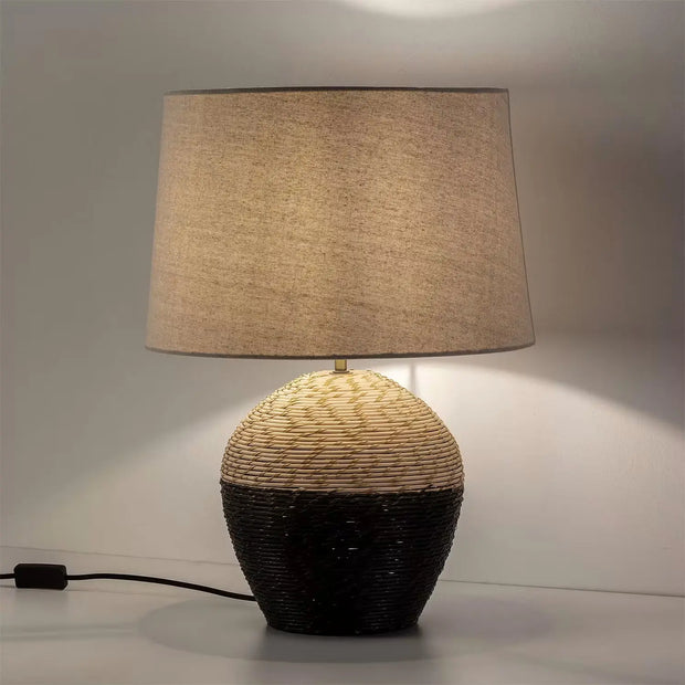 Rotin Design Lampe für stilvolle Wohnraumbeleuchtung - Rattan Deko