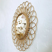 Runder Rotin Spiegel mit Blumenmotiv für harmonisches Ambiente Rattan Deko