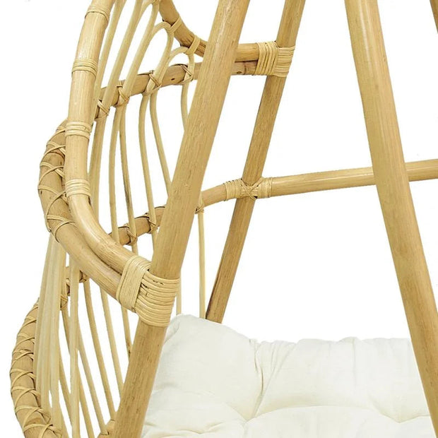 Rotinschaukel für das Schlafzimmer im Boho-Stil Rattan Deko