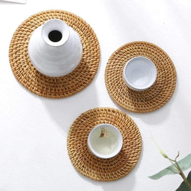 Dekorativer Untersetzer aus Rattan für jeden Tisch Rattan Deko