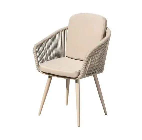 Eleganter Rattansessel für stilvolle Wohnräume - Rattan Deko