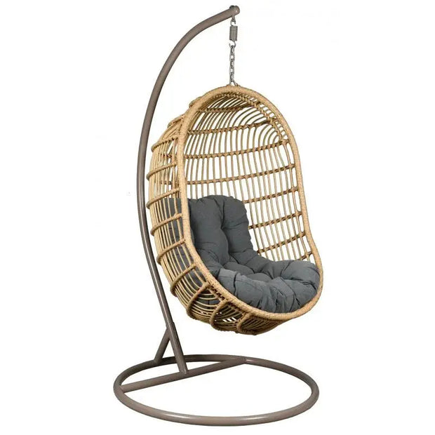Rattan Sessel auf Fuß für stilvolle Wohnräume - Rattan Deko