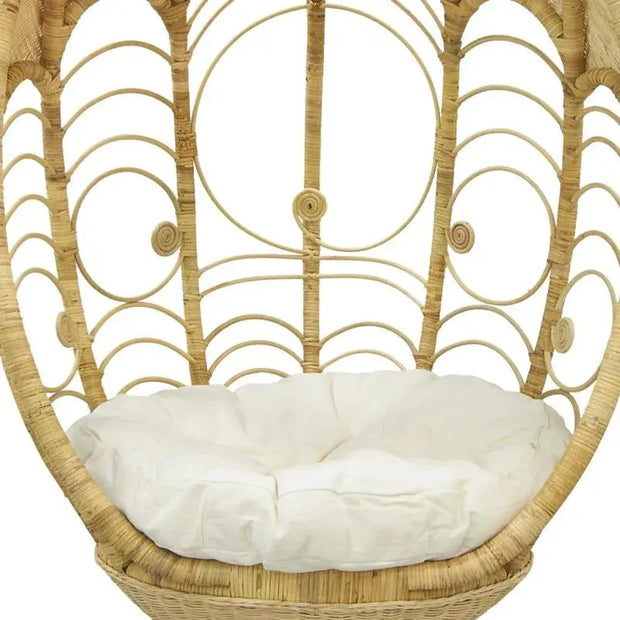 Ovaler Hängesessel aus Rattan für gemütliche Stunden - Rattan Deko