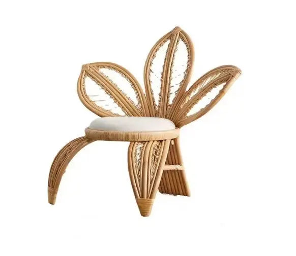 Rattan Sessel mit Blumenmuster für gemütliche Ecken - Rattan Deko