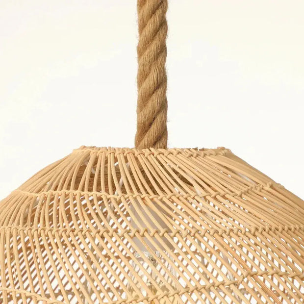 Hängelampe aus Rattan und Seil für stilvolle Beleuchtung - Rattan Deko