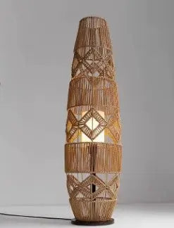 Stylische Rattanstandleuchte für gemütliche Räume Rattan Deko