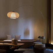 Bogenlampe aus Rattan für elegantes Ambiente - Rattan Deko