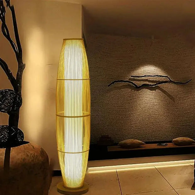 Bambus Stehlampe im zylindrischen Design für modernes Wohnen - Rattan Deko