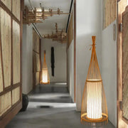 Rotin Stehlampe für elegantes Wohnen im Wohnzimmer - Rattan Deko