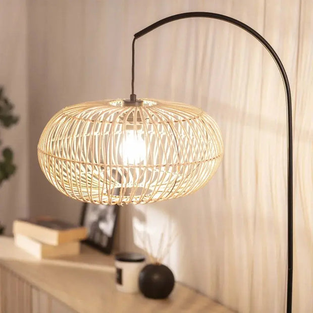 Lampadaire aus Rattan in hellem Design Rattan Deko