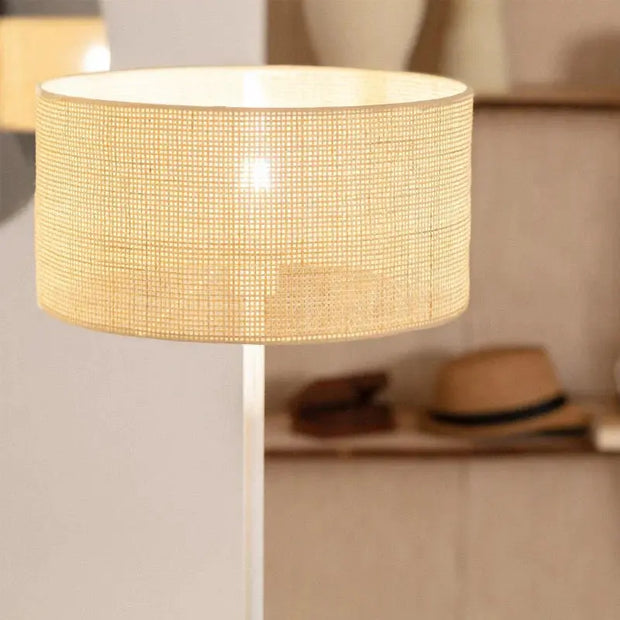 Rattan Lampadaire mit Fuß für stilvolle Raumbeleuchtung Rattan Deko