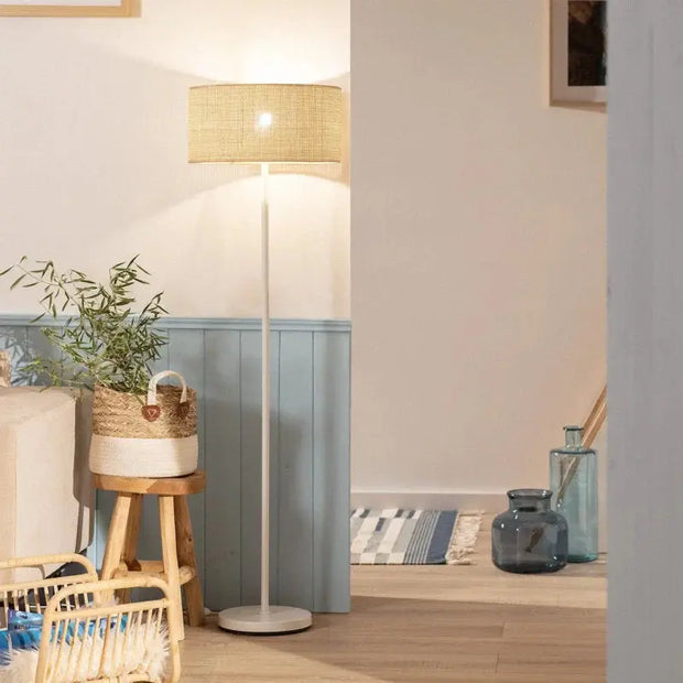 Rattan Lampadaire mit Fuß für stilvolle Raumbeleuchtung Rattan Deko