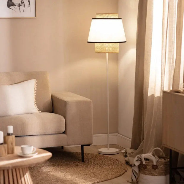 Lampadaire Salon mit Cannage Design für stilvolle Beleuchtung Rattan Deko