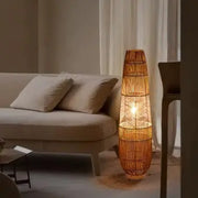 Retro Rattan Stehlampe für gemütliche Atmosphäre - Rattan Deko
