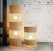 Lampadaire aus Rattan mit Gitterdesign Rattan Deko