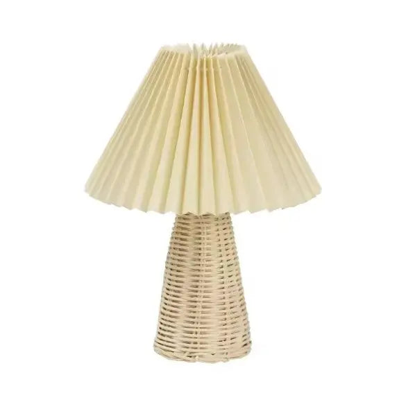 Plissierte Rattanlampe für stilvolle Beleuchtung - Rattan Deko