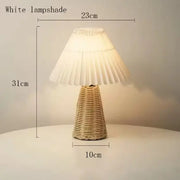 Plissierte Rattanlampe für stilvolle Beleuchtung - Rattan Deko