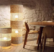 Lampadaire aus Rattan mit Gitterdesign Rattan Deko