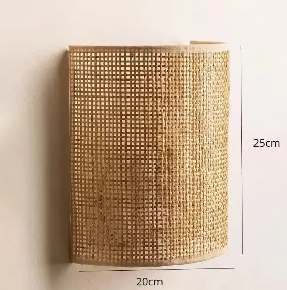 Wandlampe aus Rattan im einfachen Design - Rattan Deko