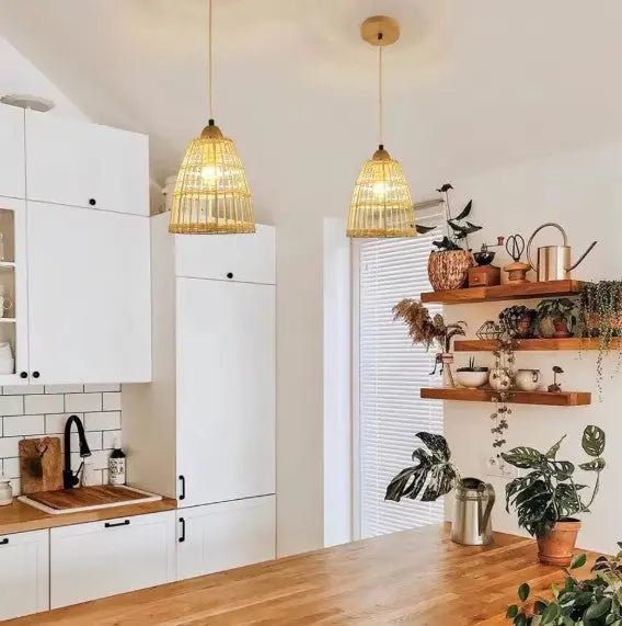 Klassische Rattan-Lampe für stilvolle Beleuchtung - Rattan Deko