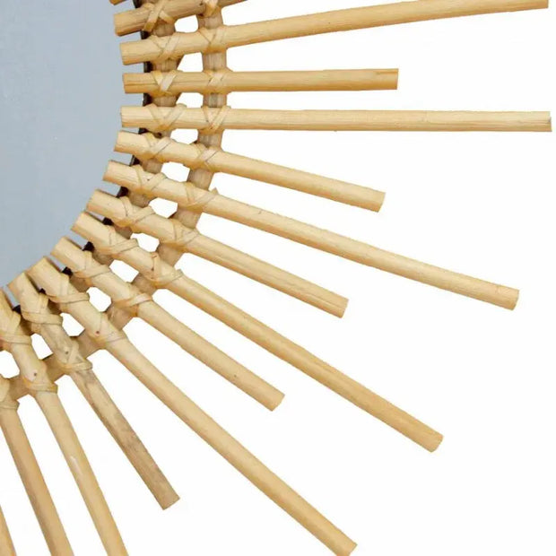 Runder Sonnen-Spiegel aus Rattan für stilvolle Akzente Rattan Deko