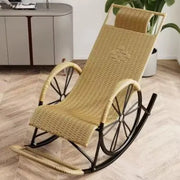 Schaukelstuhl aus Rattan für gemütliche Stunden - Rattan Deko