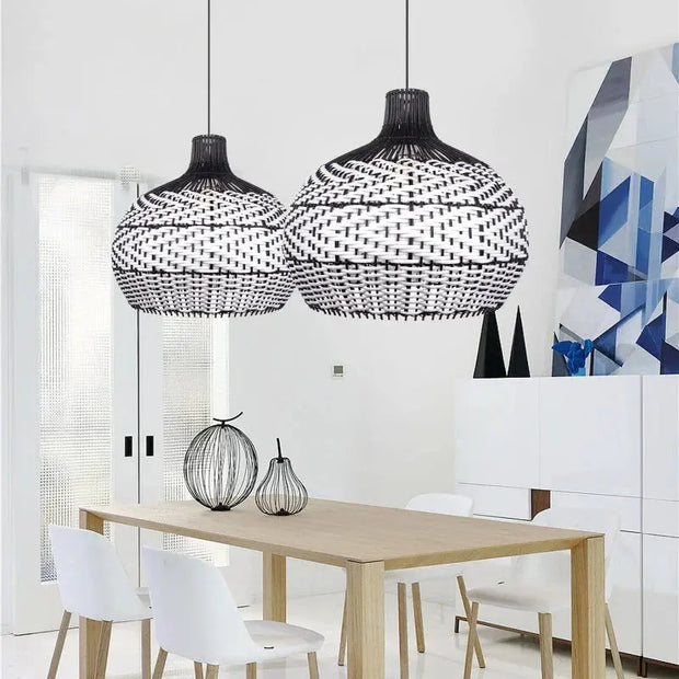 Schwarz-Weiße Rattan-Pendelleuchte | YINYANG - Rattan Deko